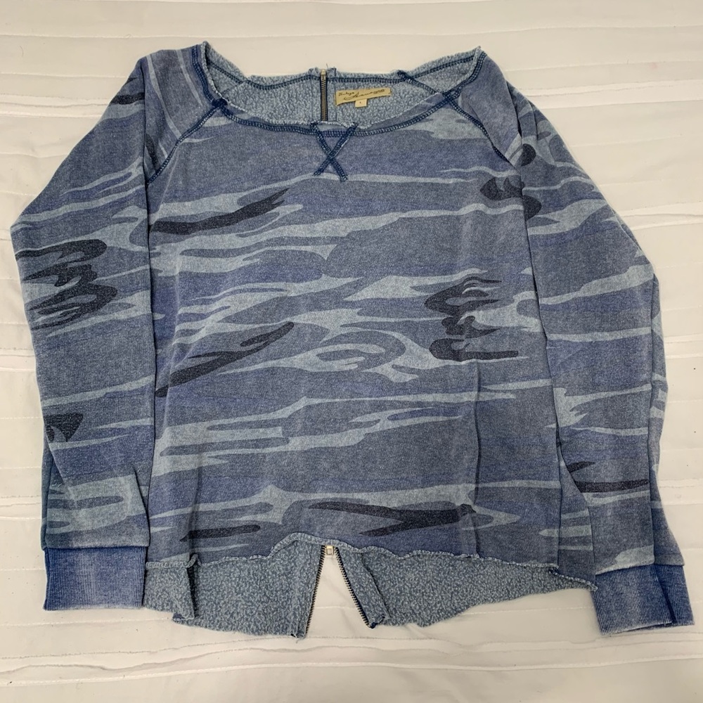 Vintage Havana camo sweatshirt, size large